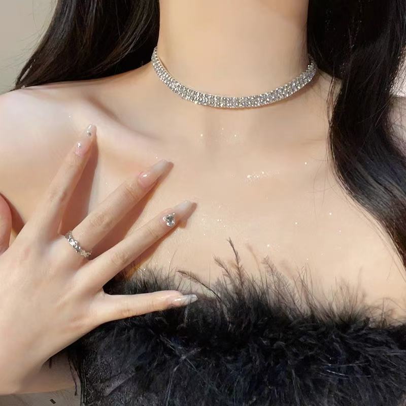 Versatile and unique crystal collar chain