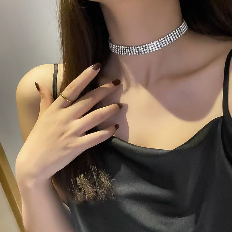 Versatile and unique crystal collar chain